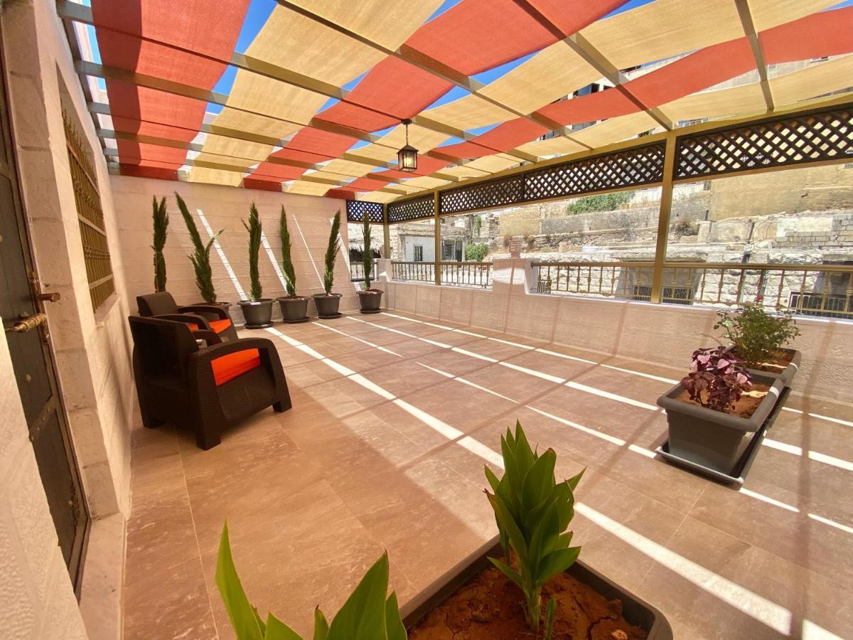 Villa Mira Guesthouse 2 - Downtown Central Amman - Al Diyrih Zewnętrze zdjęcie