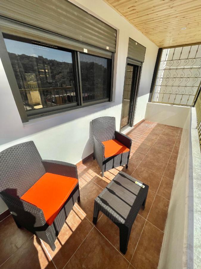 Villa Mira Guesthouse 2 - Downtown Central Amman - Al Diyrih Zewnętrze zdjęcie