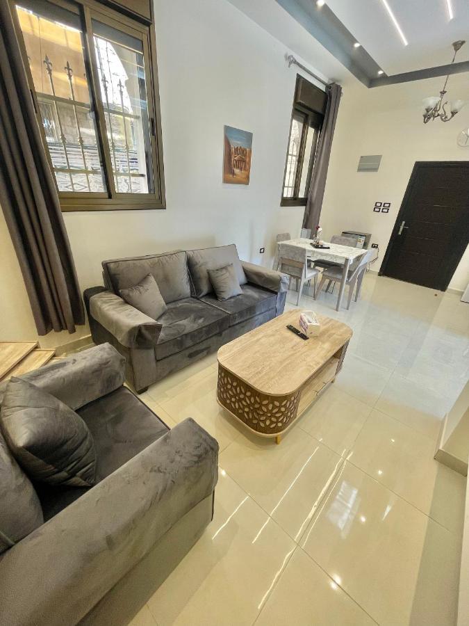 Villa Mira Guesthouse 2 - Downtown Central Amman - Al Diyrih Zewnętrze zdjęcie